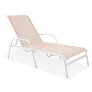 Espreguiçadeira Porto, estrutura de alumínio e com braços e acabamento em Tela Sling. Foto Diagonal